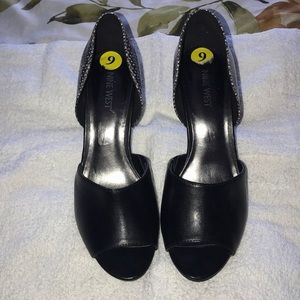 Nine West Black & Snake Pattern High Heels Size 9